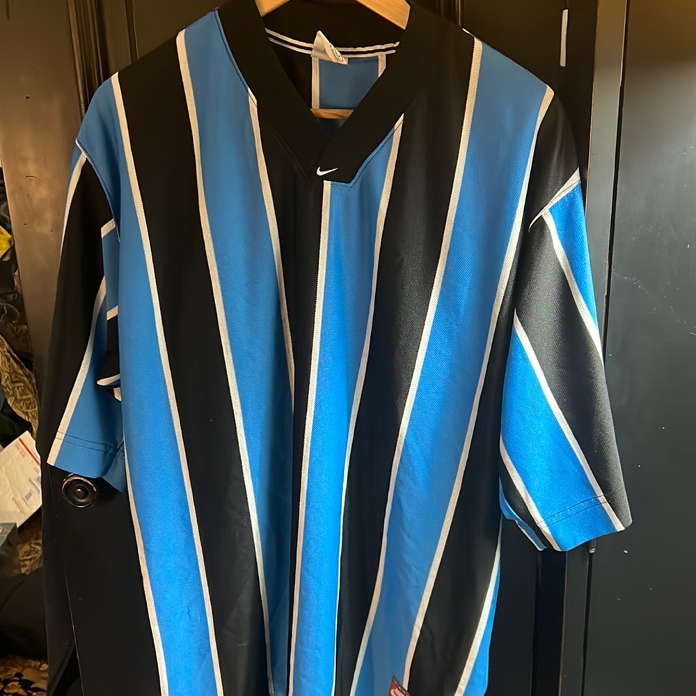 Mens Large Nike soccer shirt